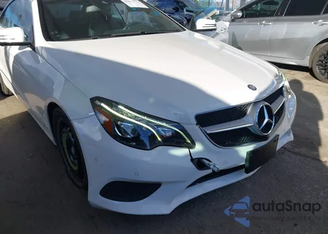2014 Mercedes-Benz E 350 z USA, uszkodzony, nr VIN WDDKJ5KB8EF273053